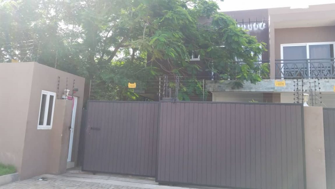 3 BEDROOM APARTMENT FOR RENT